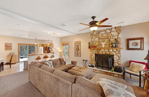 Tannersville House | Northridge 199
