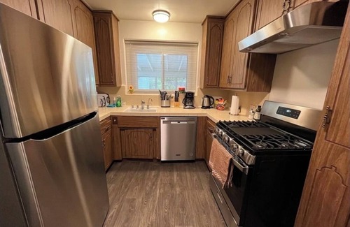 Northridge House | Northridge 3BR/2BA Pool House, Location is GEM