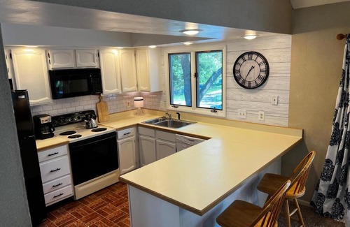 Chautauqua Apartment | NorthShore B1 condo