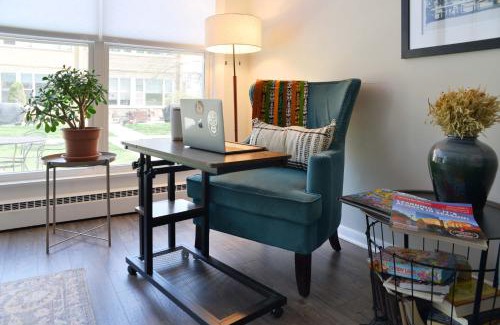 Budlong Woods House | Northside FAMLYNEST Lincoln Sq 4BR 2BA 2P Rare find