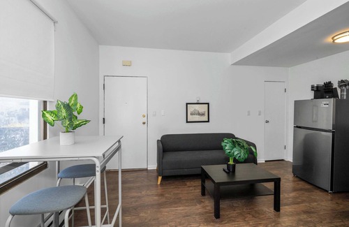 Northside House | Northside Suites – 4 Apartments!