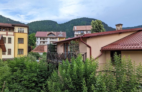 Brasov Apartment | Northstar - Old Town Modern, Spacious
