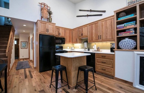 Truckee Condo | Northstar Ski-In/Ski-Out Renovated 2BR Hidden Gem at Truckee Lake Tahoe