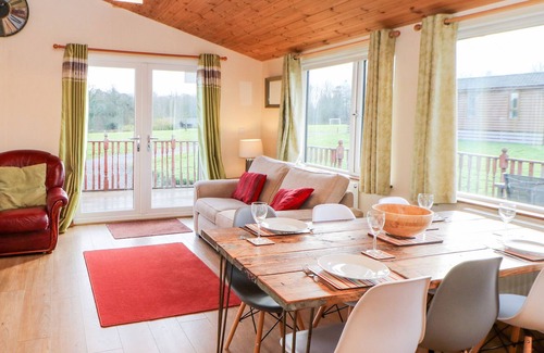 Kiplin Cabin | NORTHUMBERLAND LODGE, pet friendly, with hot tub in Kiplin