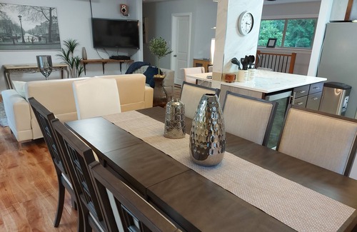Canyon Heights House | NorthVAN Nature Living Home, 5min to town, beach, suspension bridge, river ,hike