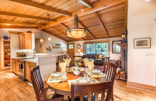 Vancouver House | Northwest Craftsman Lodge, Sleeps 4, 2 Bathrooms, 1700 square feet