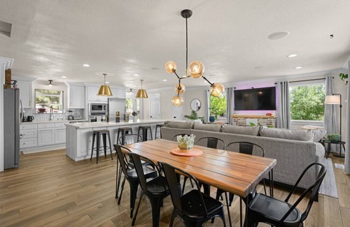West University House | Northwest Garden w/Spa Bath Gym Fire Pit & Views
