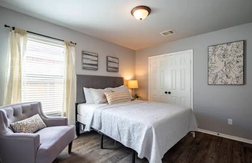 Barker House | Northwest Houston peaceful home 3 bedrooms