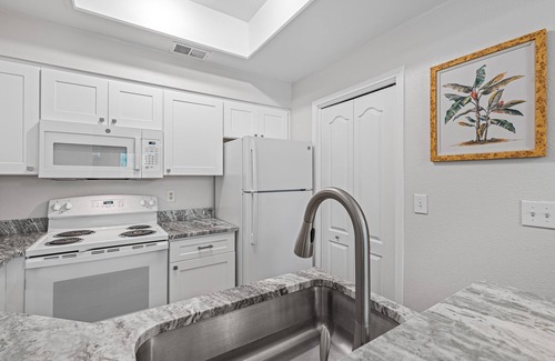 Shepherd Mountain Condo | Northwest Lake Austin Modern Condo