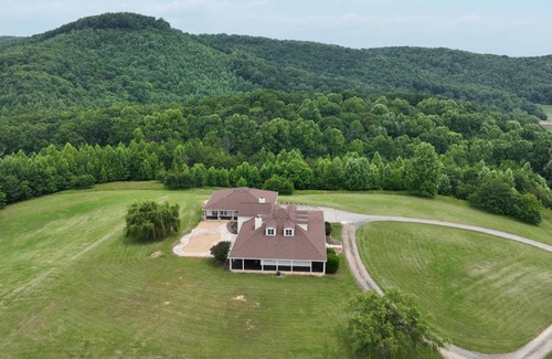 Ronda House | Northwestern North Carolina wine country in the Appalachian foothills