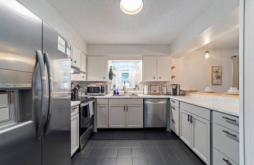 Gainesville House | Northwood Estate, 15min from UF, sleeps 9, recently renovated!