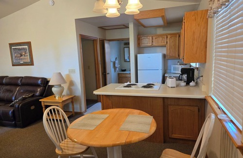 Pinetop-Lakeside Cabin | Northwoods (#14) Honeymoon Cabin