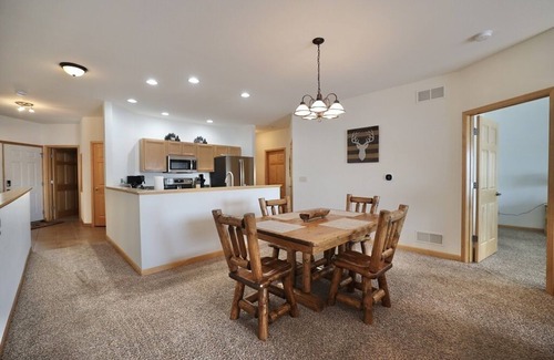 Tomahawk House | Northwoods Getaway- Lakefront Home on Beautiful Lake Nokomis