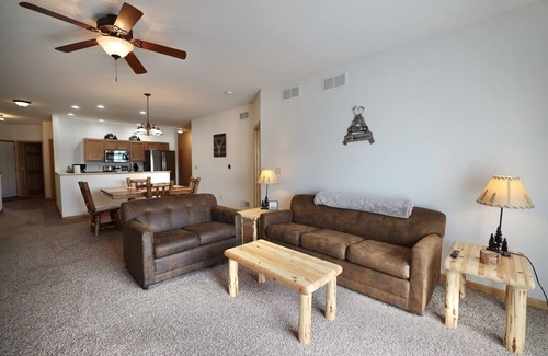 Tomahawk House | Northwoods Getaway- Lakefront Home on Beautiful Lake Nokomis