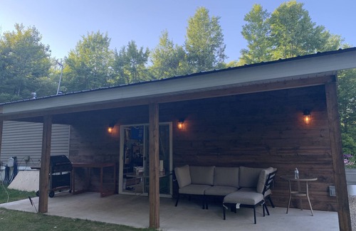Athelstane House | Northwoods getaway - minutes from beach, fishing & trails!