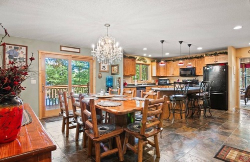 Hayward House | Northwoods Hayward Haven. Private 3 bedroom 3 bath, sleeps 8 very comfortably.