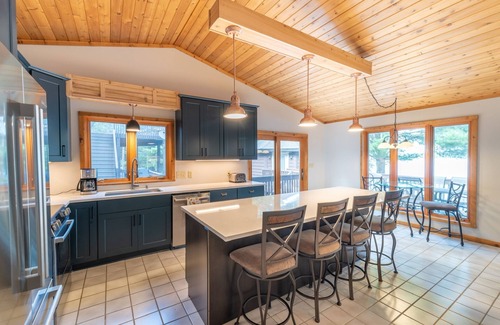 Minong Cabin | Northwoods Lakeside Retreat
