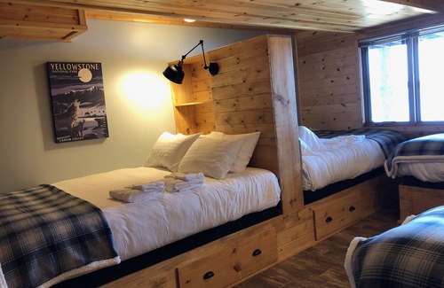 Minong Cabin | Northwoods Lakeside Retreat