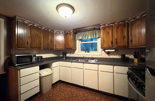 Sigel Cottage | Northwoods Ln Cottage in Clear Creek