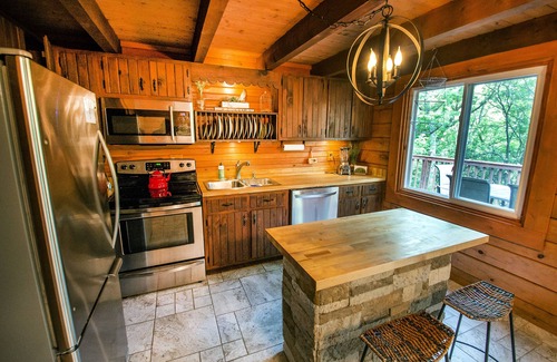 Williams Bay House | Northwoods of Lake Geneva. Pet-Friendly!