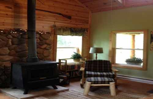 Melrude Cabin | 'Northwoods Retreat'