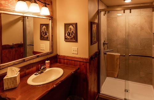 Hayward Cabin | Northwoods Rustic Lodge steps away from Round Lake in Richardson Bay & Pontoon