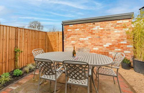 Cheltenham House | Norton Coach House