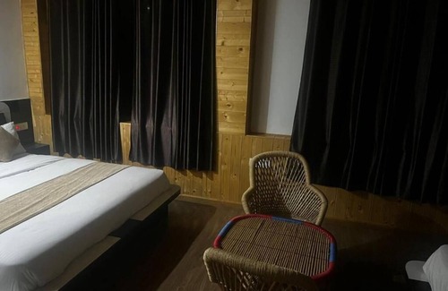 Cheog Hotel | Norvin Homes- Family Room/breakfast included