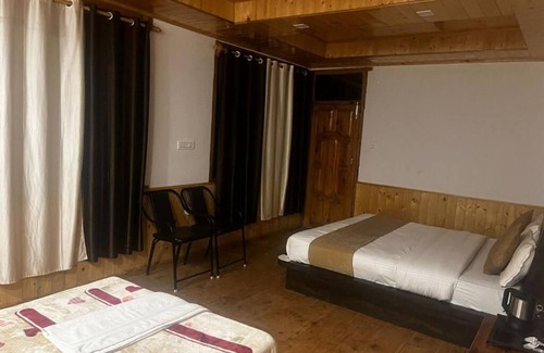 Cheog Hotel | Norvin Homes- Triple Room/breakfast included