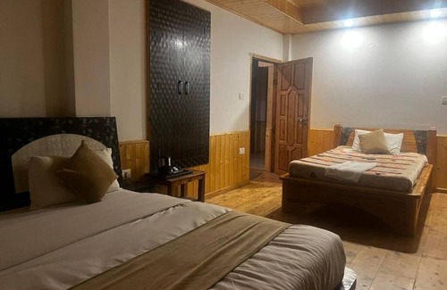 Cheog Hotel | Norvin Homes- Triple Room/breakfast included