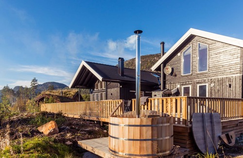 Kviteseid Villa | Norwegian holiday home directly on Lake Vravatn and in the middle of nature