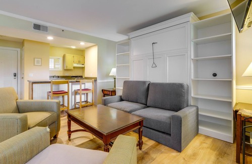 Norwich Apartment | Norwich Studio w/ Community Pool & Hot Tub!