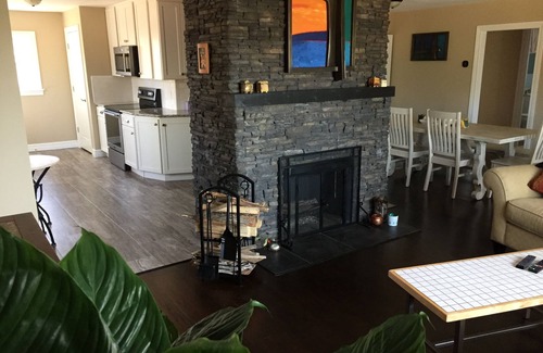 Coloma House | Norwood Cottage on lake Michigan, sleeps 6, dogs welcome