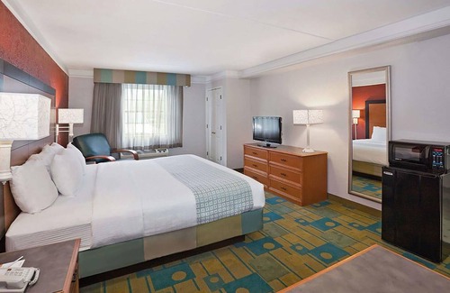 Merrillville Hotel | Norwood Inn & Suites Merrillville