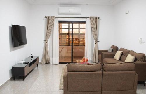 Bingerville Apartment | Nos 3 appartements meublés - De 1 à 10 personnes, Residence Nehemie Feh-Kesse Bingerville