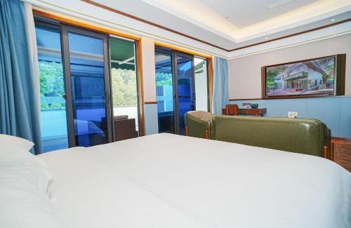 Xihu Hotel | Nost algia S Hotel Hangzhou West Lake & Lingyin Temple 时光漫步S酒店杭州西湖店 Free laundry service, Free fresh ground coffee