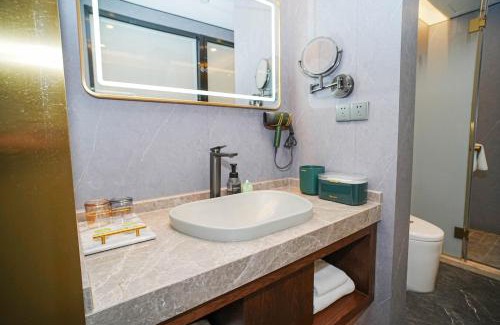 Xihu Hotel | Nost algia S Hotel Hangzhou West Lake & Lingyin Temple 时光漫步S酒店杭州西湖店 Free laundry service, Free fresh ground coffee