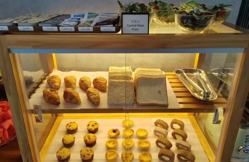 Yangpu Hotel | Nost algia S Hotel Shanghai Fudan University 时光漫步S酒店上海复旦大学五角场地铁站店 Free fresh ground coffee,Free laundry service