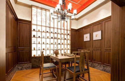 Downtown Beijing Hotel | Nostalgia S Hotel Beijing Qianmen Street & Tianqiao Performing Arts Center 时光漫步S酒店 北京前门天桥艺术中心店 Free fresh ground coffee,Free laundry service