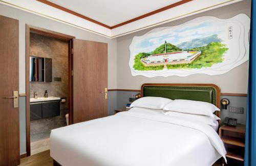 Kunming City Centre Hotel | Nostalgia S Hotel Kunming Old Street 时光漫步S酒店 昆明火车北站穿心鼓楼地铁站店 Free fresh ground coffee,Free laundry service