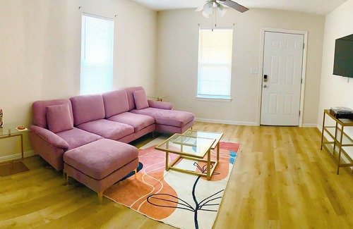 Wichita Falls House | Nostalgic Getaway