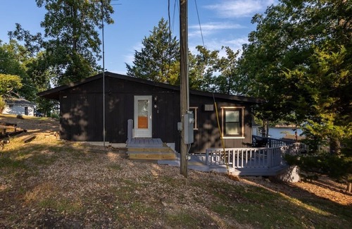 Gravois Mills House | Nostalgic lake home - private dock and sunset view