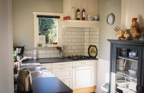 Ee House | Nostalgisch Vakantiehuis met Afsluitbare Tuin op het Zuiden