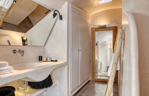 Oia Hotel | Nostos Apartments