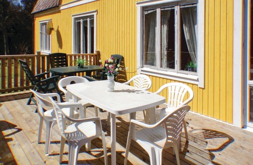 Markaryd Municipality House | Not far from Lake Tannsjö, this country house is surrounded by forest.