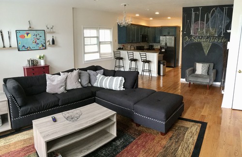 North Bergen House | Not your average Basement , 30 mins from Time Square, NYC