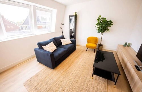 De Bilt Apartment | Notable 1 Bed Serviced Apartment 53m2 -ESS38N-