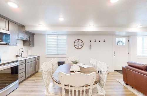 Hyrum Apartment | Notable Apartment - Mountain Views, Kitchen, & W/D