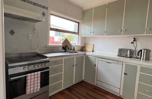Ruakaka House | NOTE Xmas, New Year & Jan bookings on a Sunday to Sunday basis only