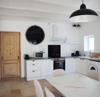 Lurs Apartment | notre dame des anges